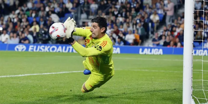 Đứng đầu trong top 5 thủ môn là Courtois
